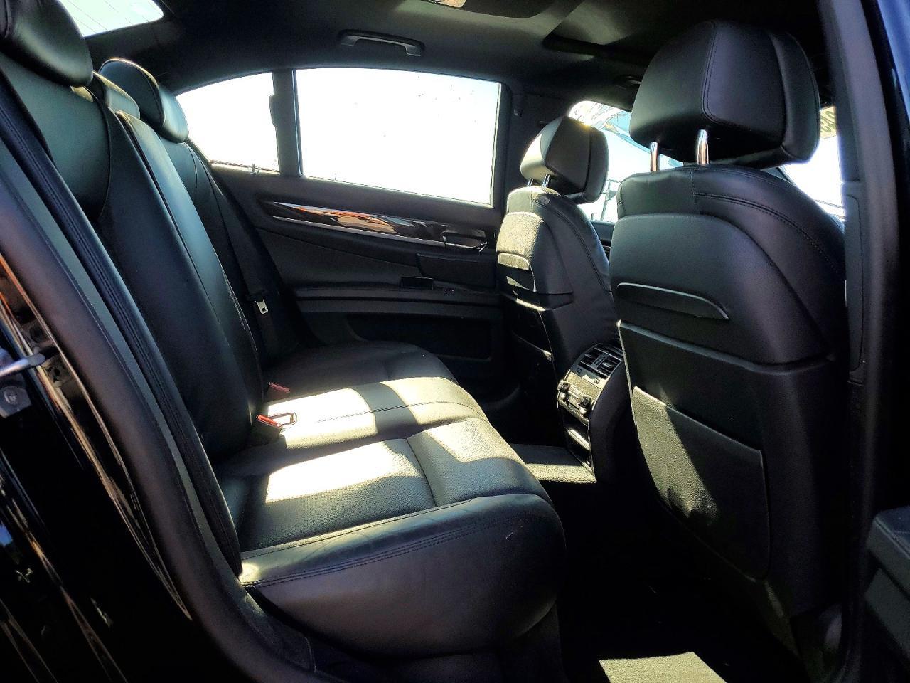 2015 BMW 740 i
