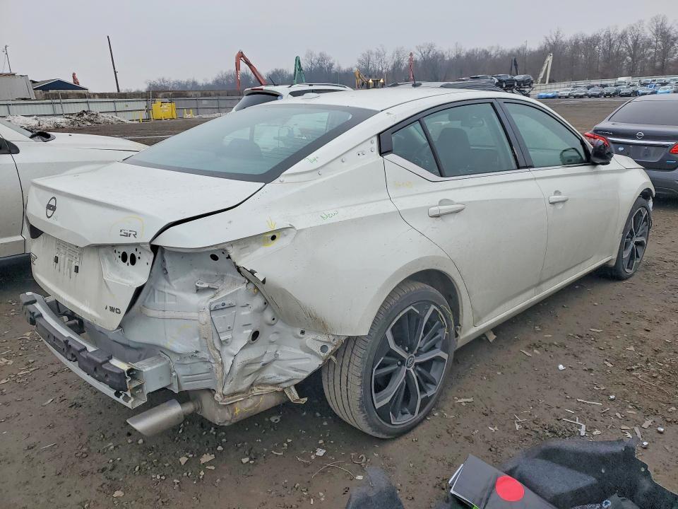 2025 Nissan Altima sr