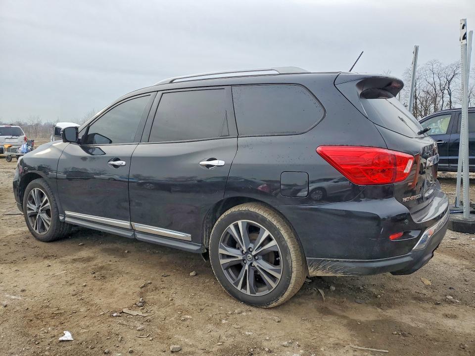 2017 Nissan Pathfinder Platinum