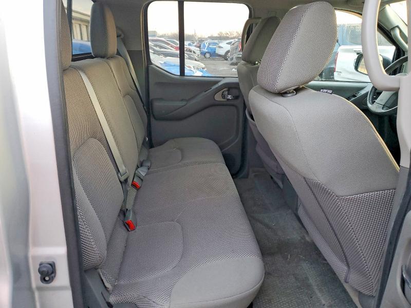 2016 Nissan Frontier s