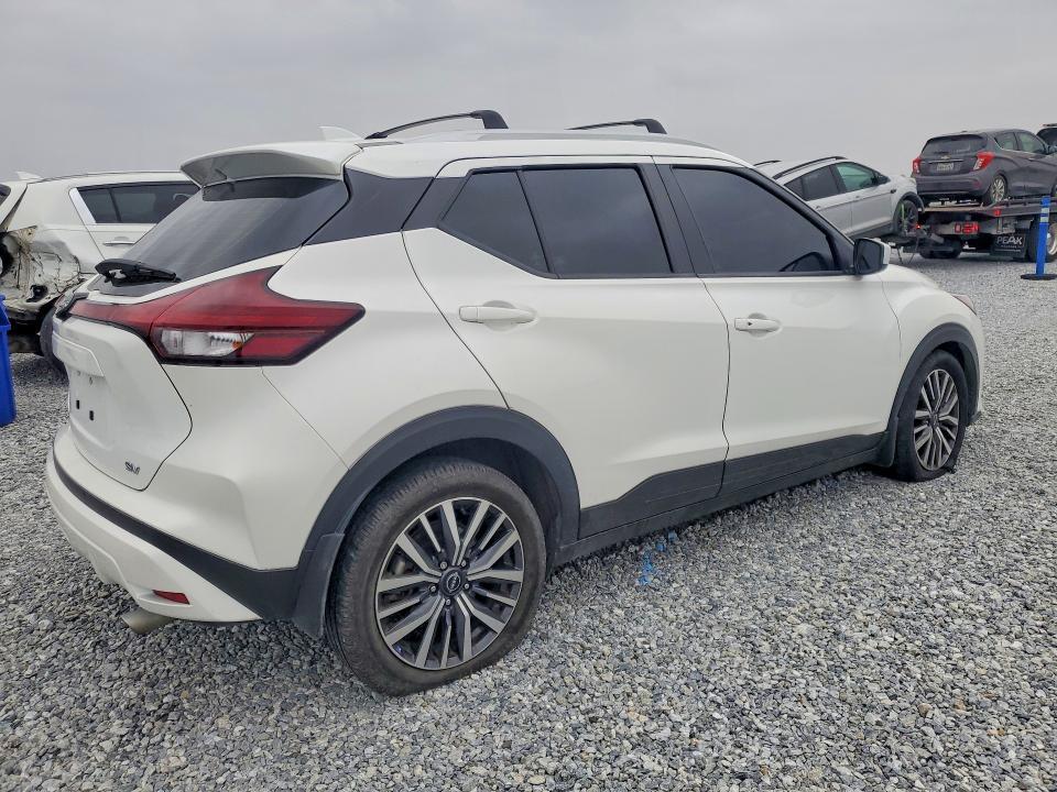 2023 Nissan Kicks sv