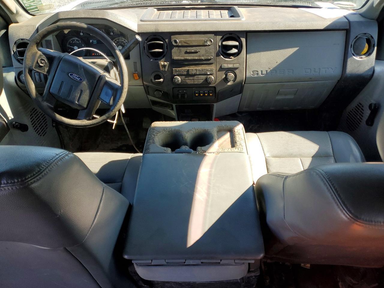 2015 Ford F450 Super Duty Flatbed Truck