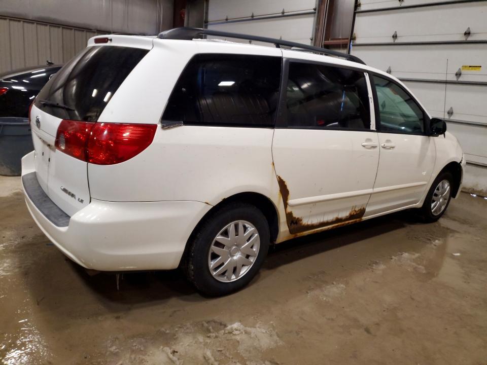 2007 Toyota Sienna le 8-passenger