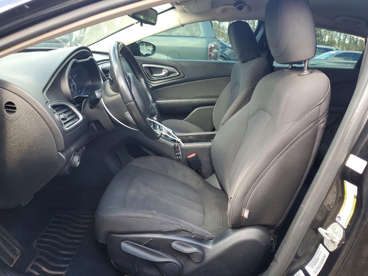 2016 Chrysler 200 lx