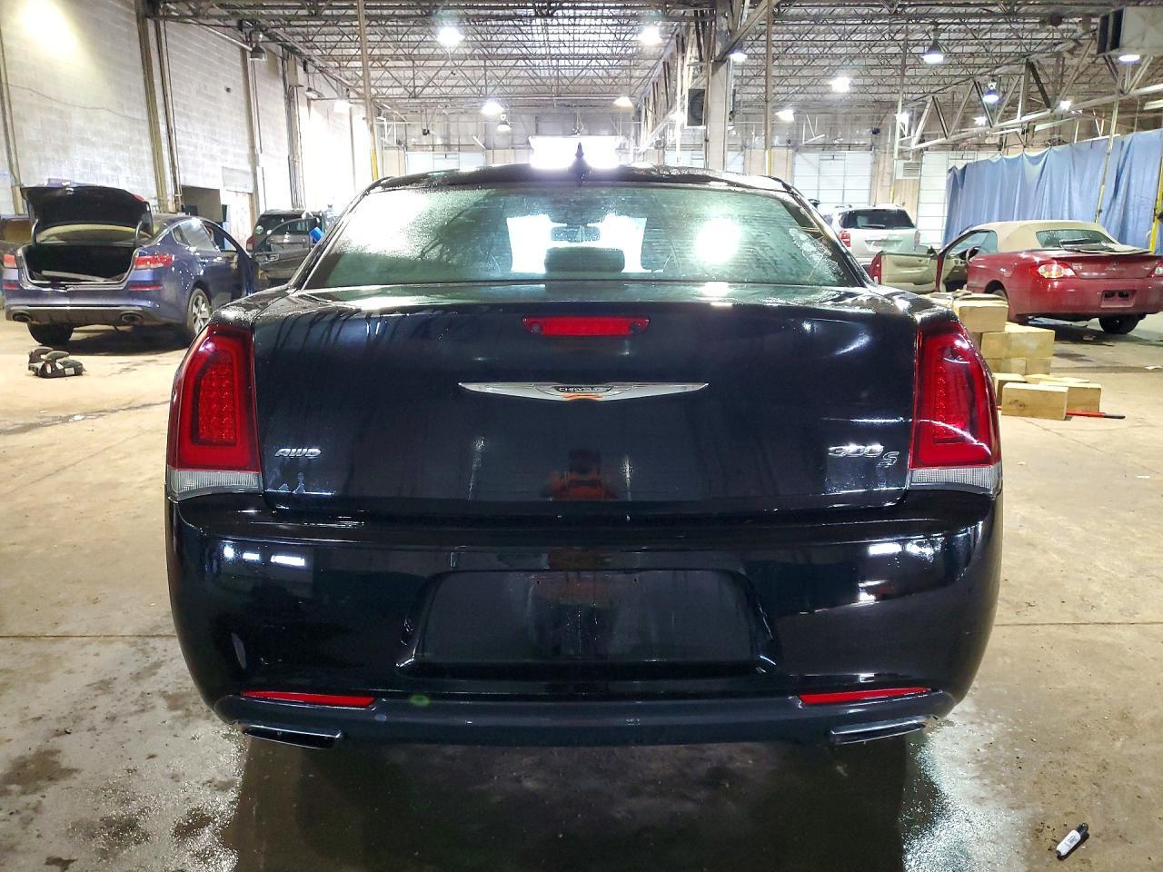 2017 Chrysler 300 s