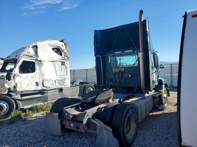 2017 Mack CXU613 Semi Truck