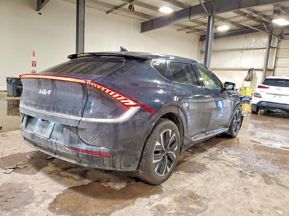 2023 KIA EV6 Light