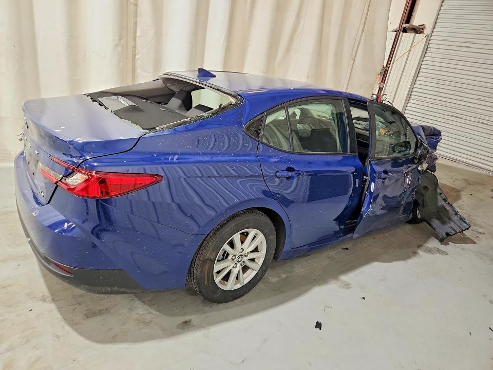 2025 Toyota Camry le