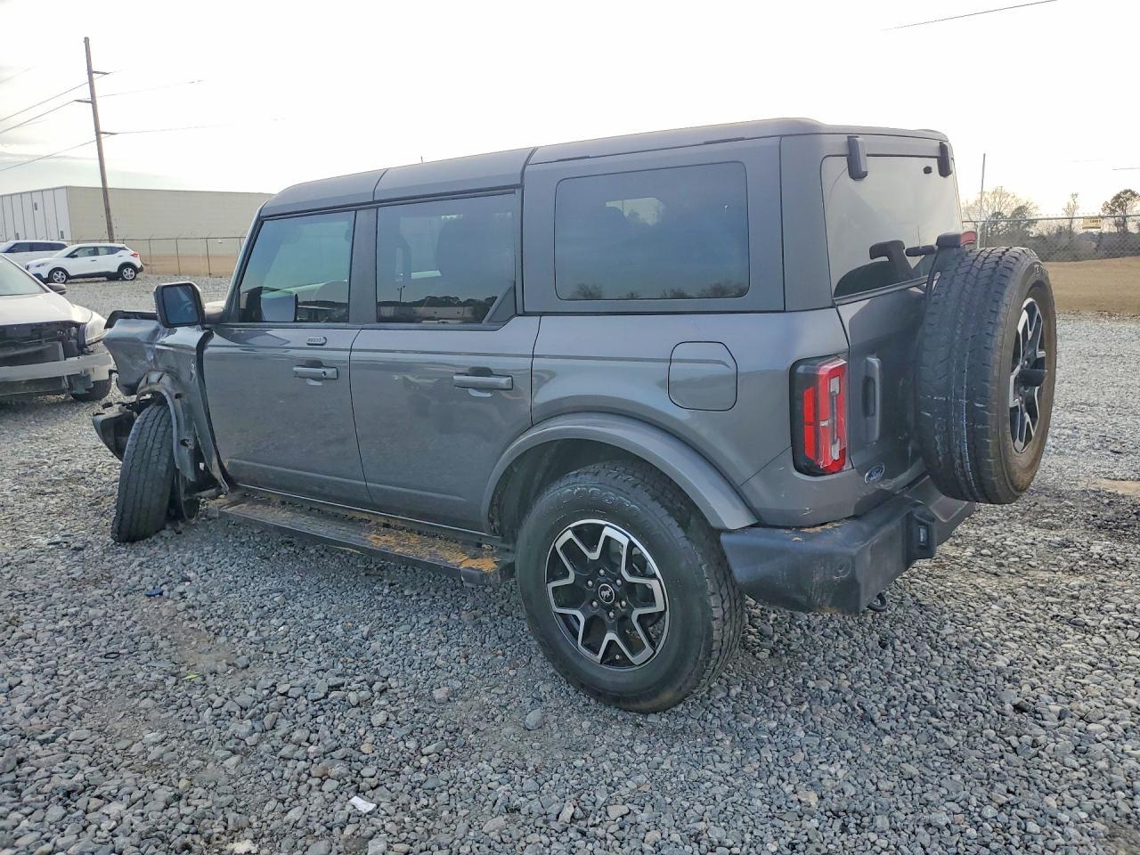 2023 Ford Bronco Base