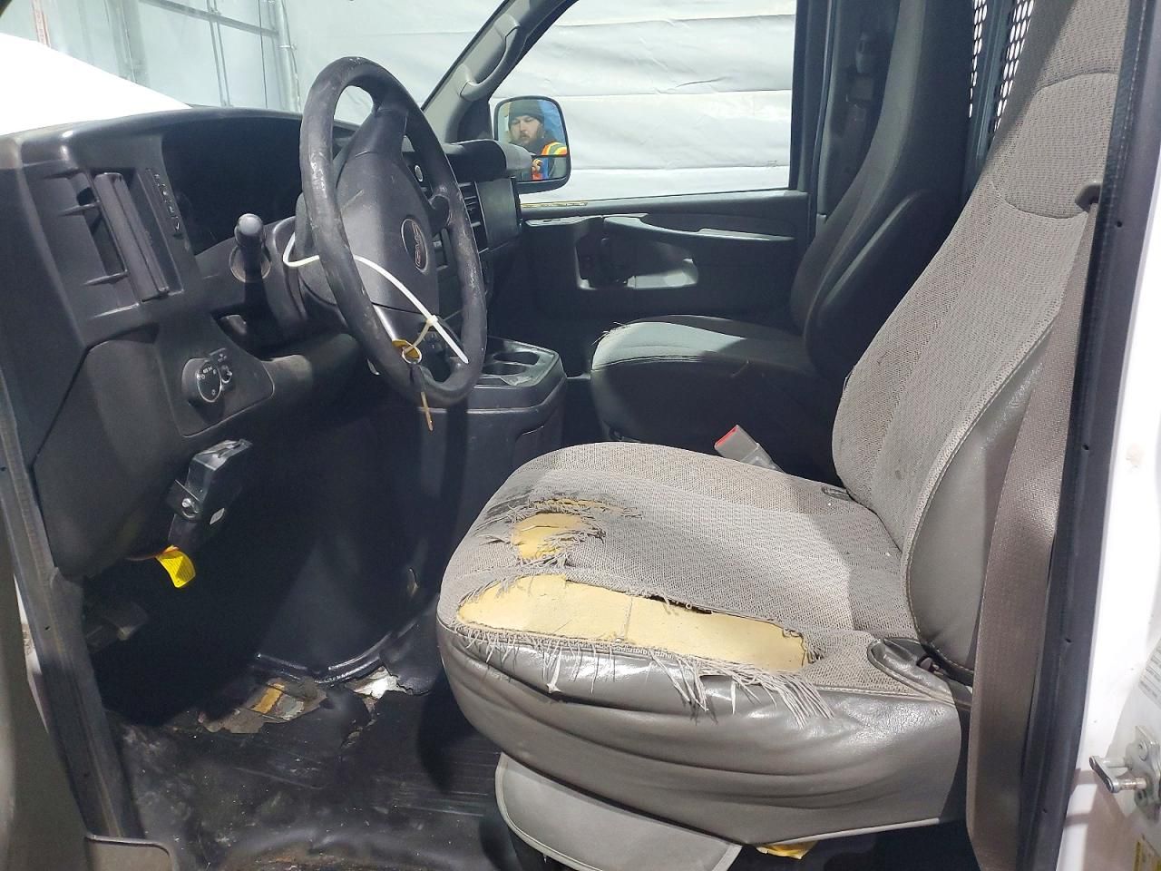 2015 GMC Savana G2500 Utility / Service Van