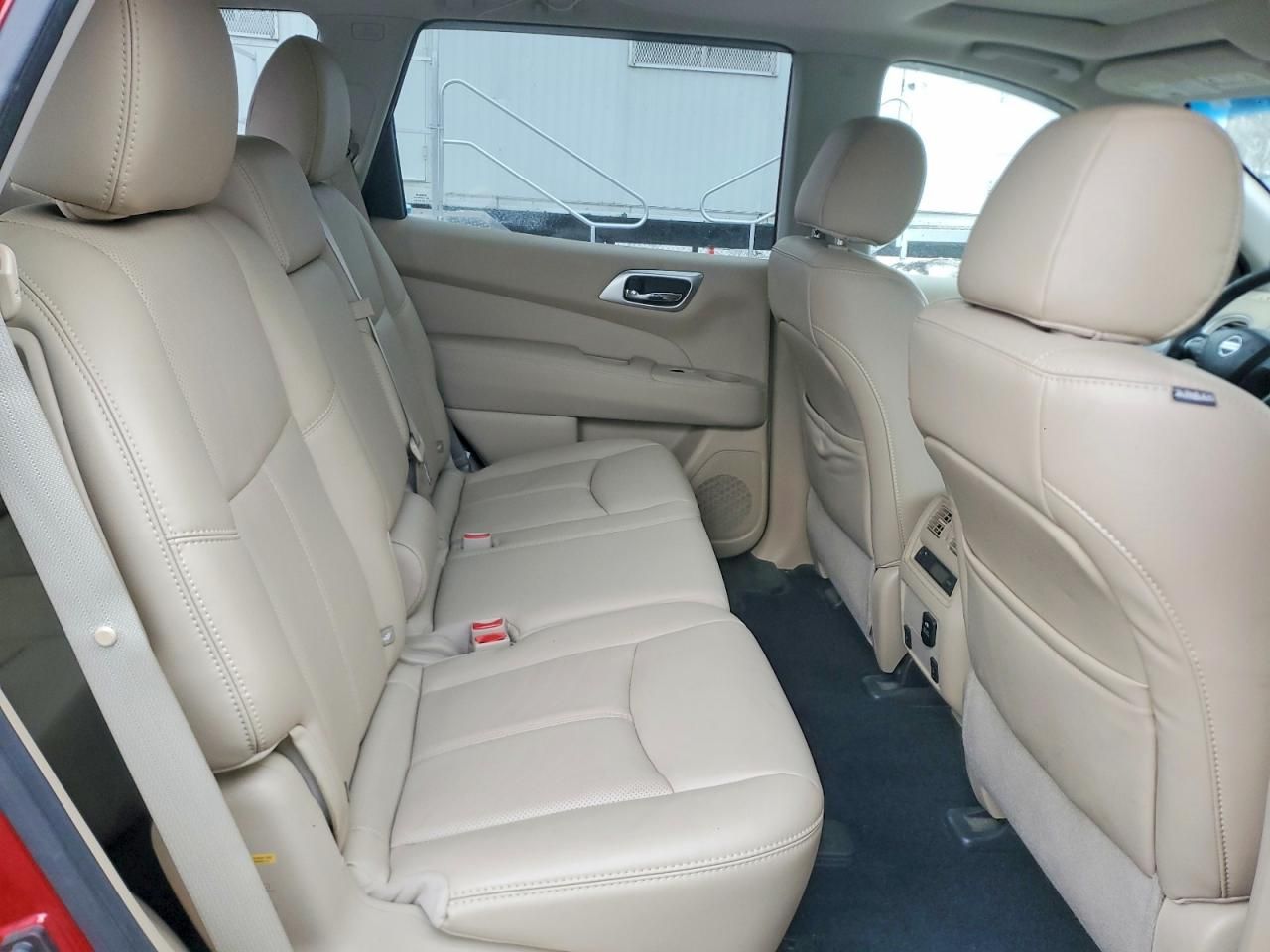 2017 Nissan Pathfinder s