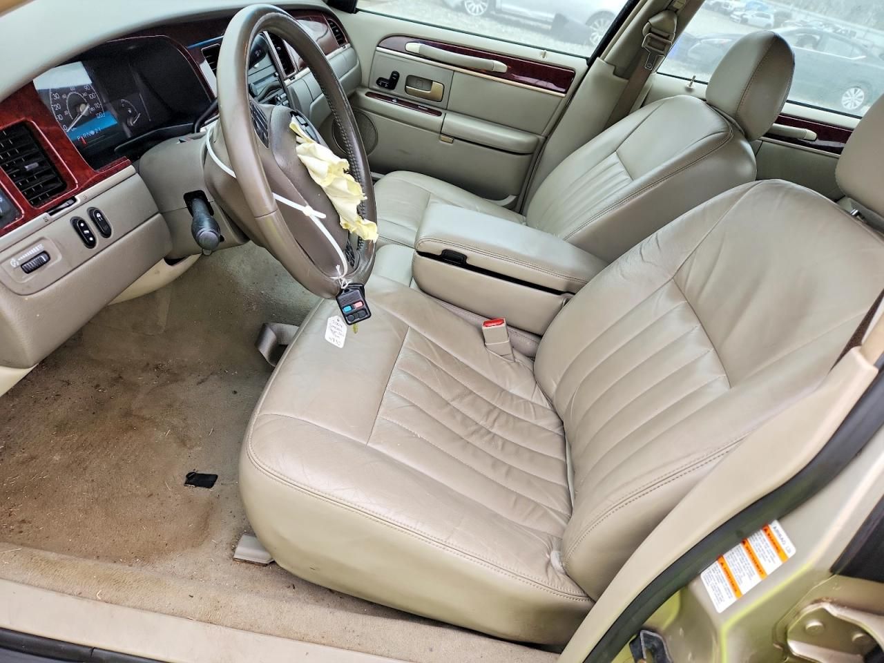2004 Lincoln Town car Executive
