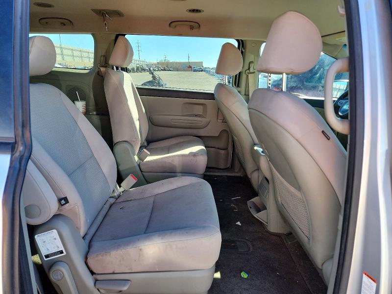 2017 KIA Sedona lx