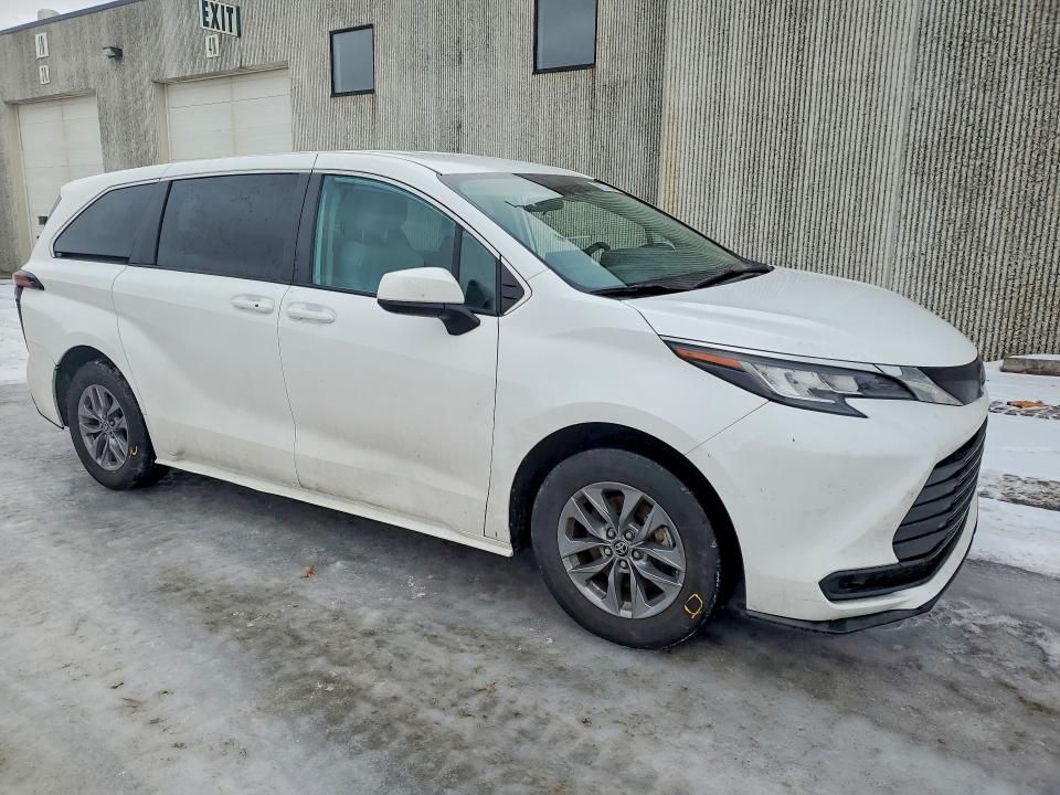2022 Toyota Sienna le