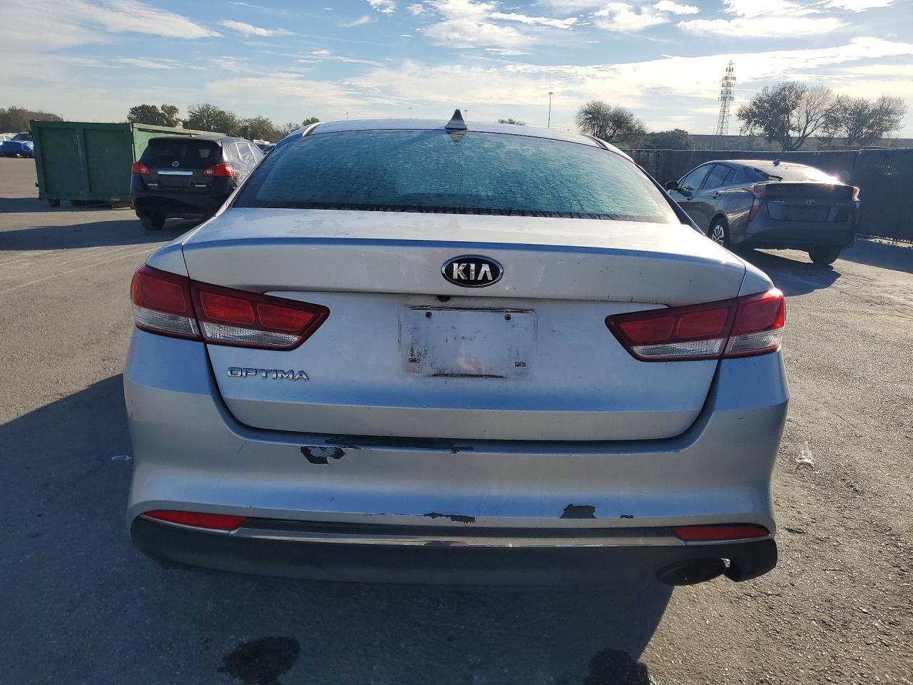 2017 KIA Optima lx