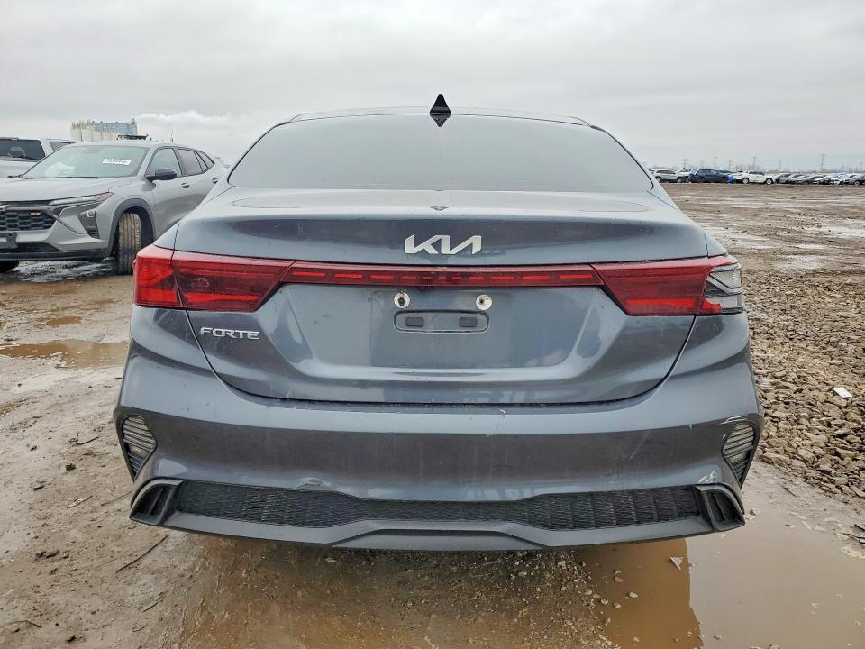 2023 KIA Forte lx