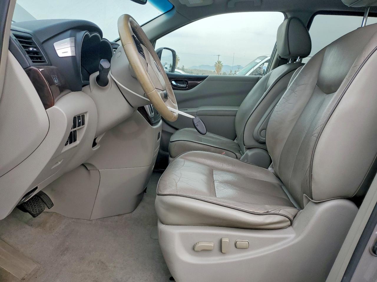 2012 Nissan Quest s