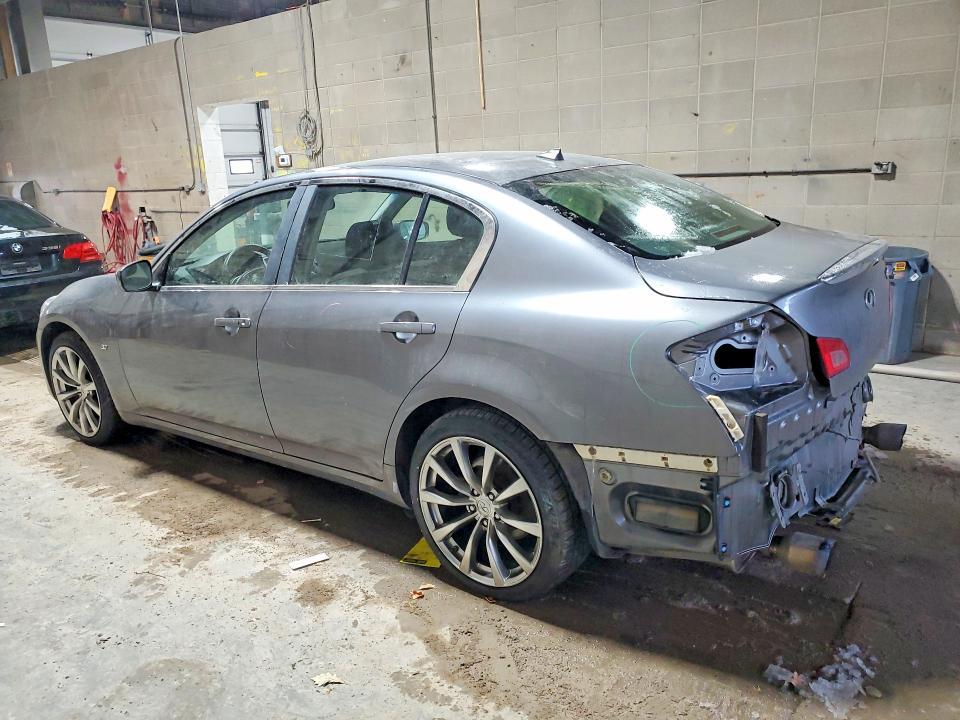 2015 Infiniti Q40