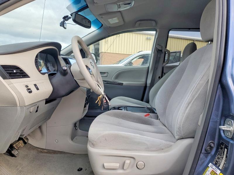 2014 Toyota Sienna le