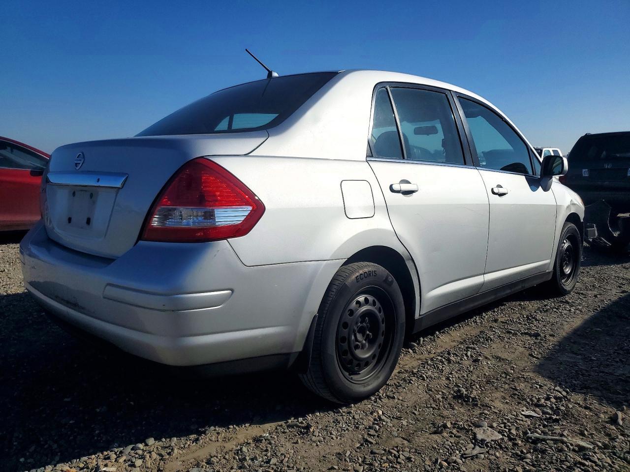 2009 Nissan Versa s