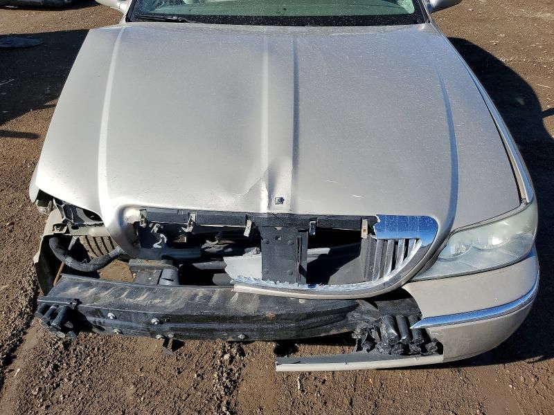 2004 Lincoln Townhouse Town car Executive