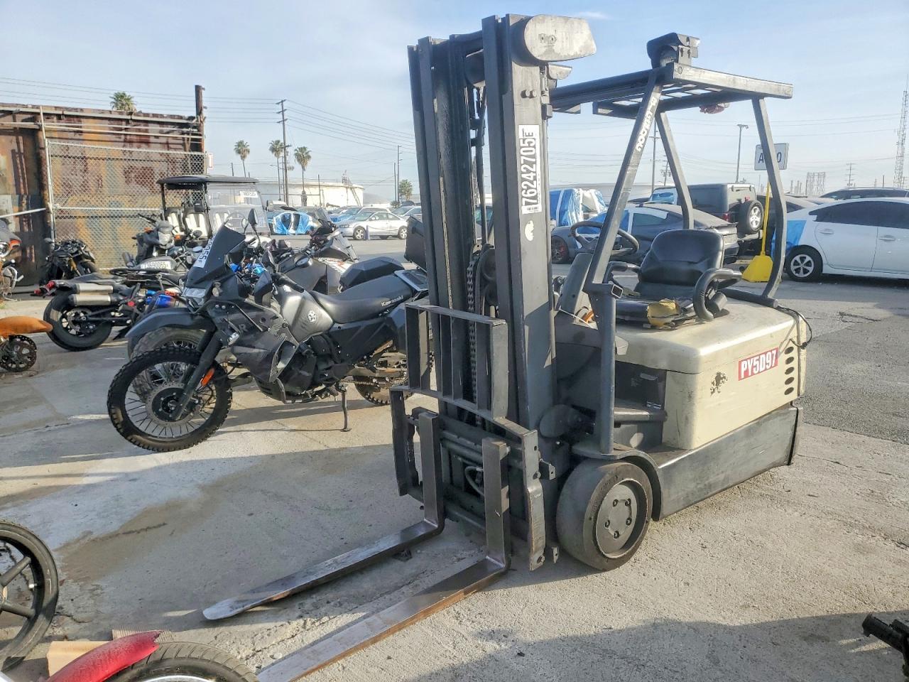 2004 Crown 2004 Crow Unknown