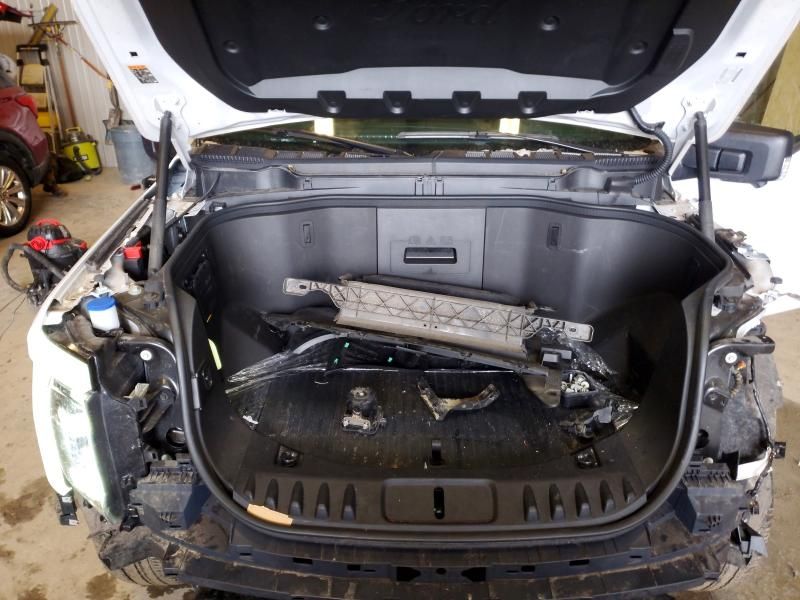 2023 Ford F150 Lightning pro