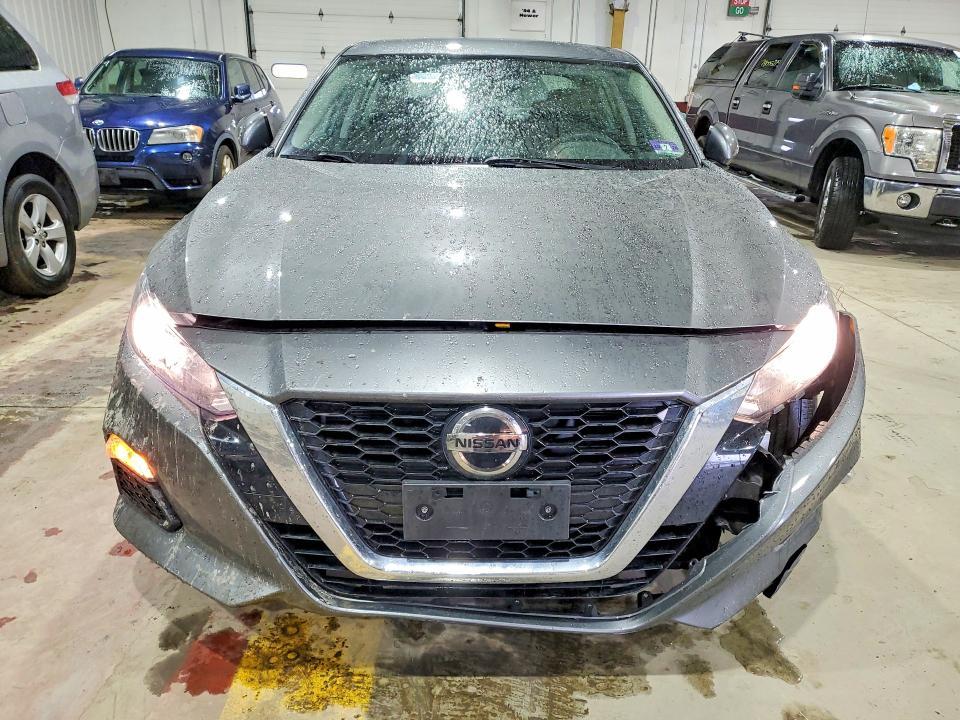 2019 Niss Altima