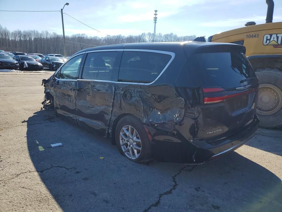 2025 Chrysler Pacifica Select