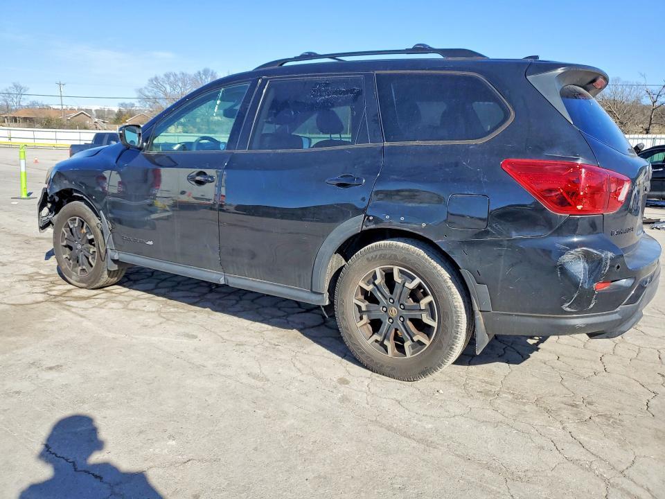 2019 Nissan Pathfinder sv