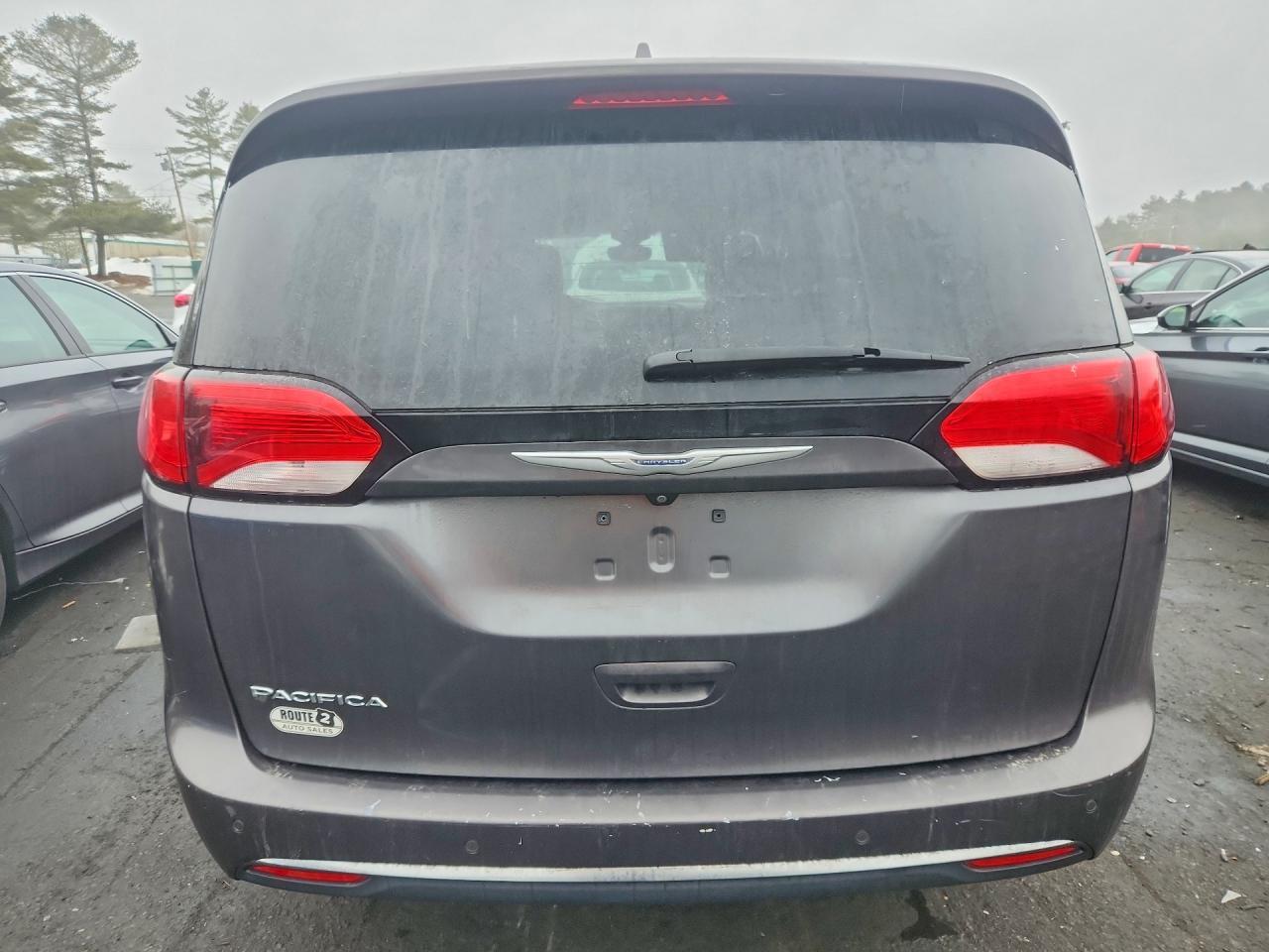 2017 Chrysler Pacifica Touring l