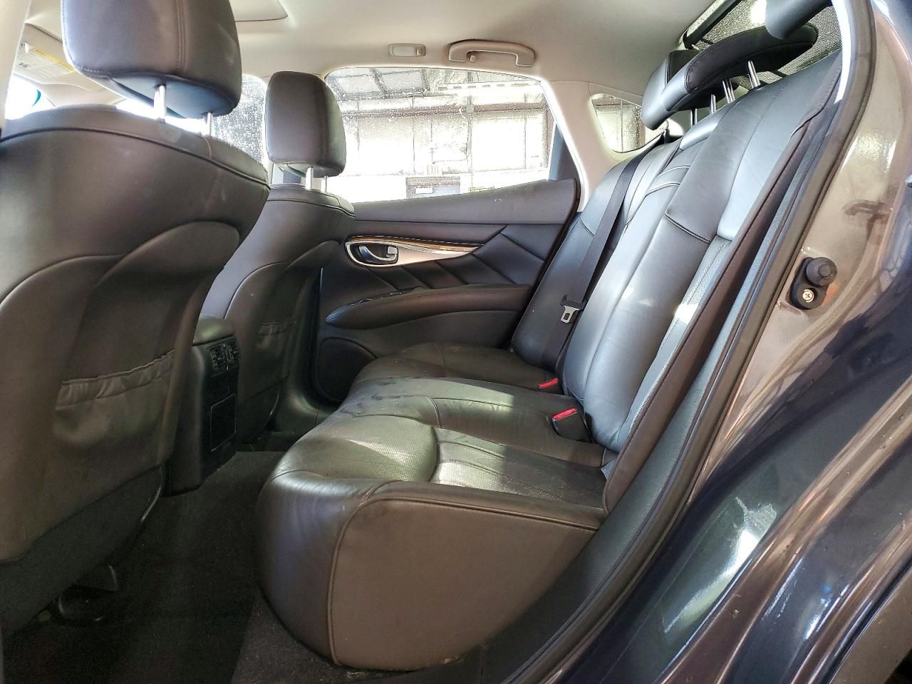 2012 Infiniti M37