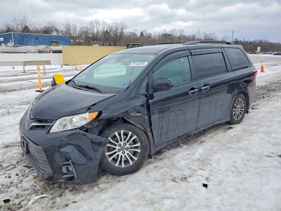 2019 Toyota Sienna xle 8-passenger