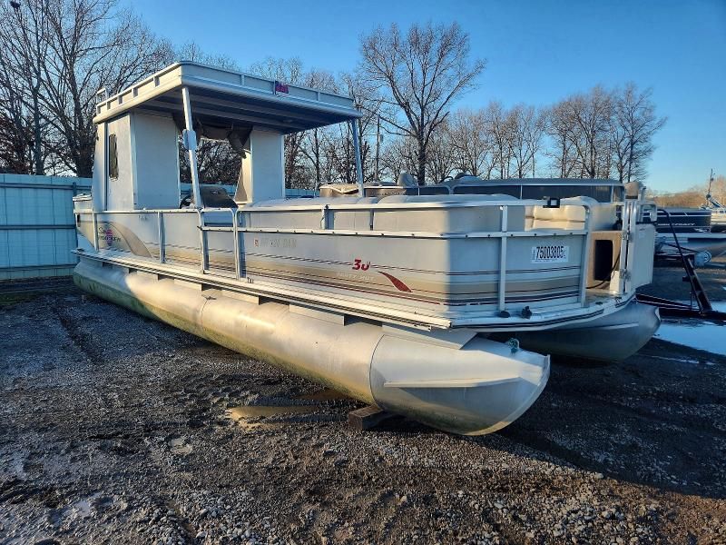 2002 Tracker Boat