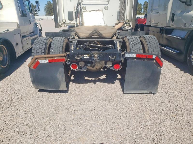 2018 Peterbilt 579 Semi Truck