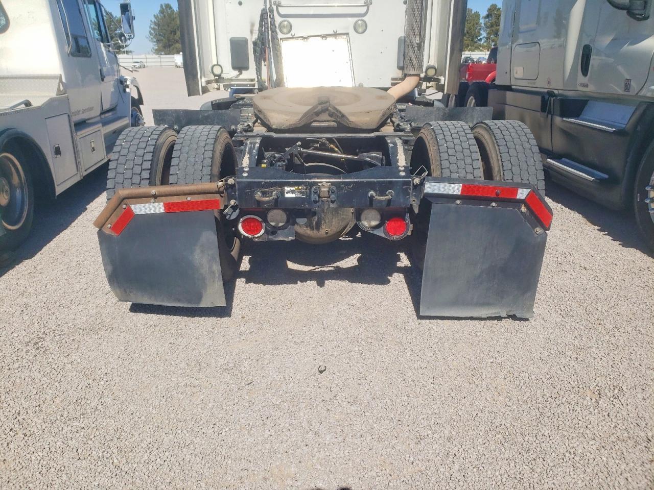 2018 Peterbilt 579 Semi Truck