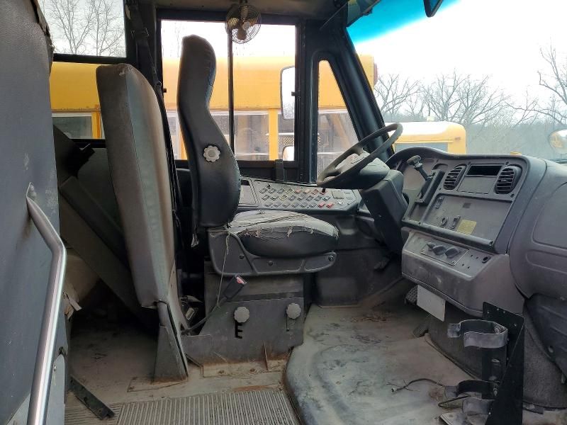 2012 Freightliner Chassis B2-school bus