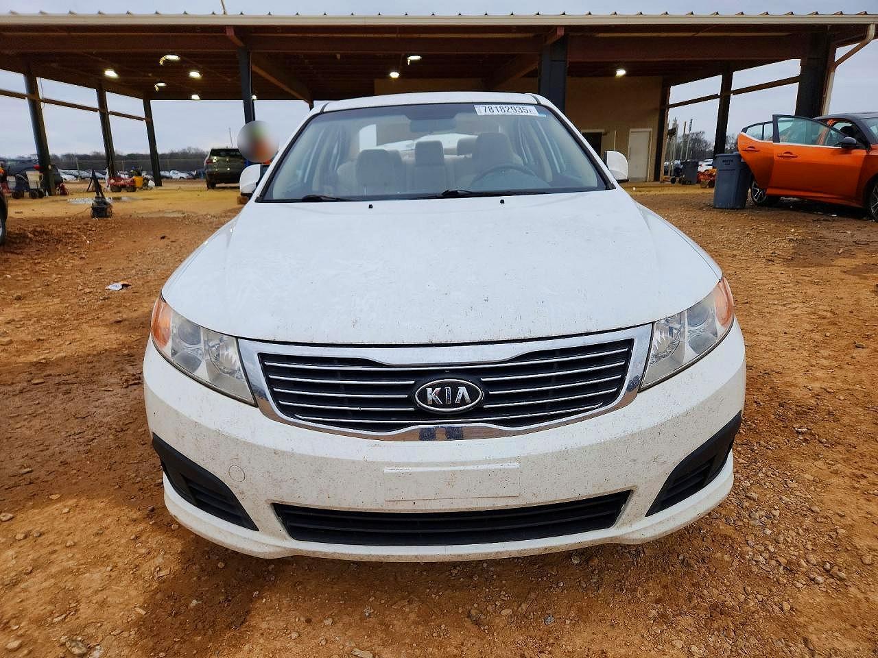2010 KIA Optima lx