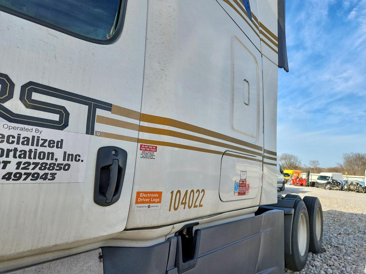 2020 Freigliner 2020 Freightliner Cascadia 126 Semi Truck