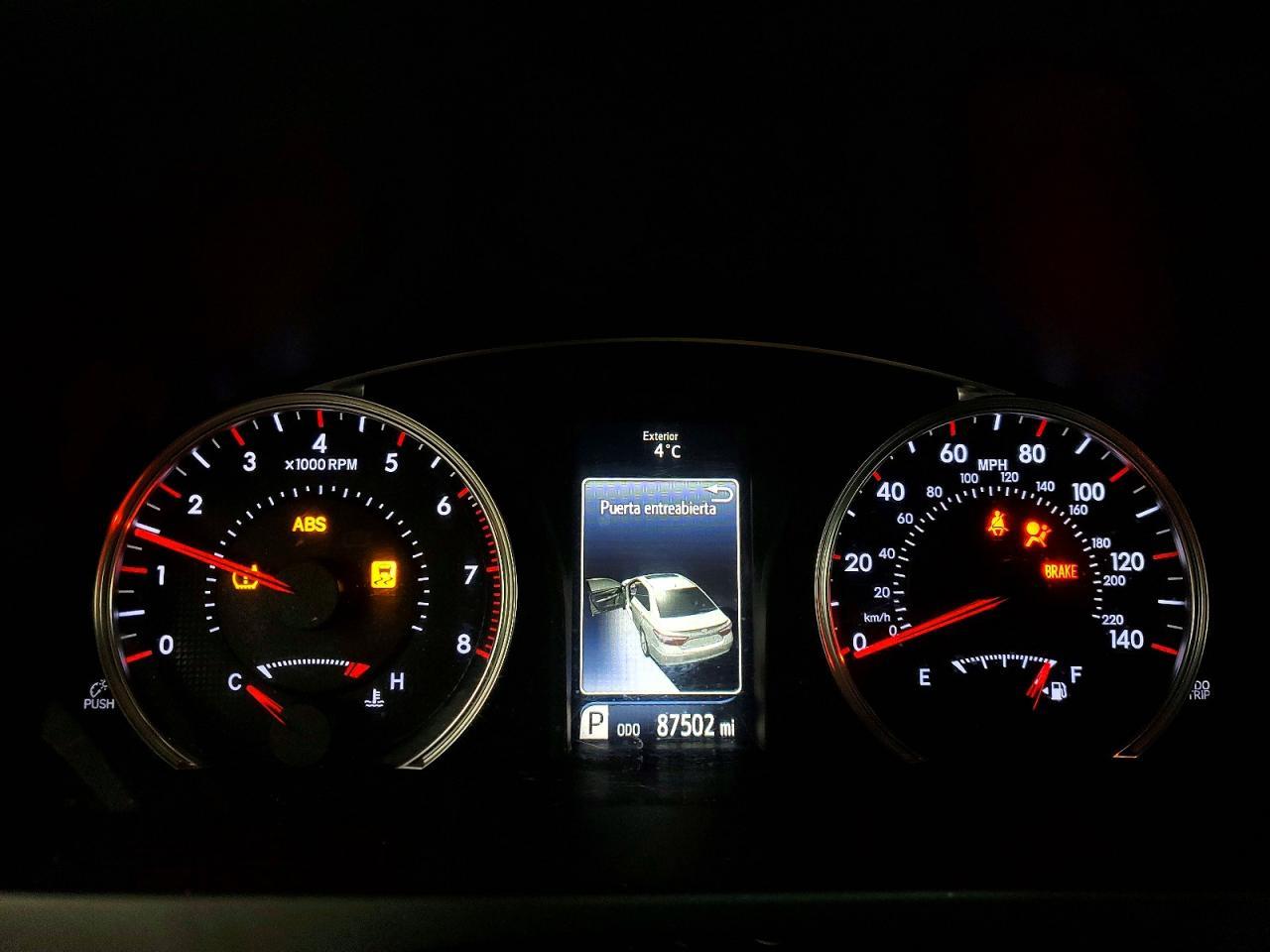 2016 Toyota Camry le