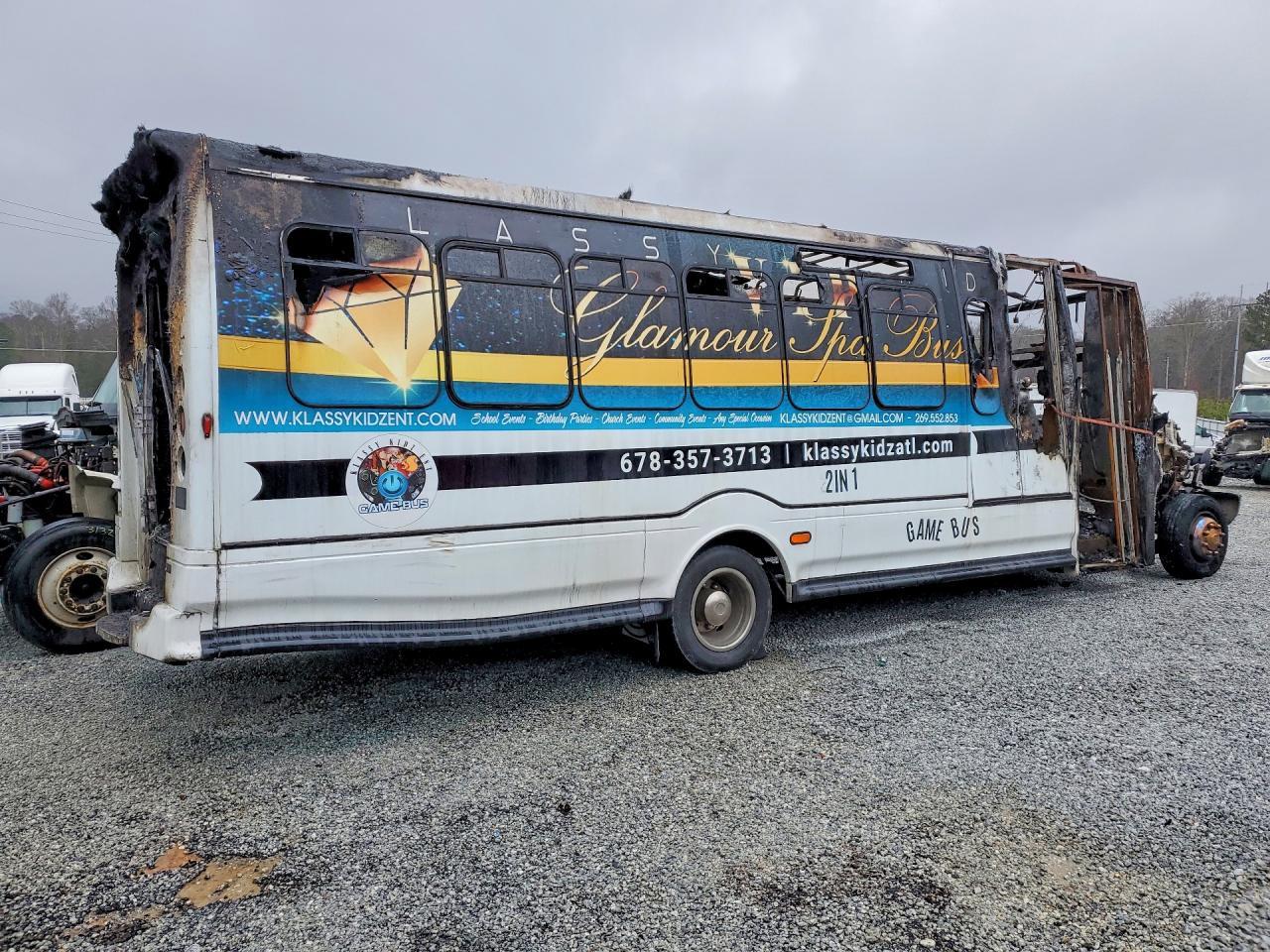 2009 Chevrolet C5500 Shuttle Bus