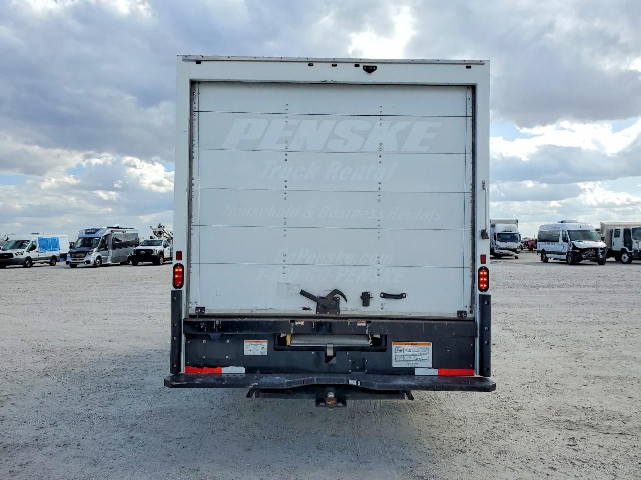 2021 GMC Savana CUT-BOX Truck