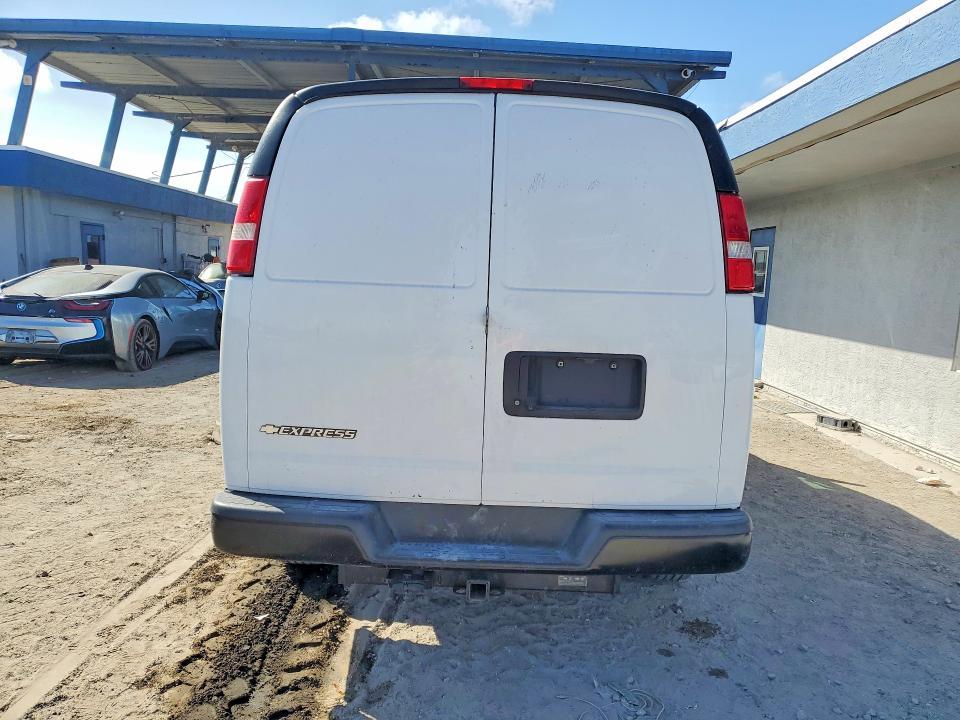 2020 Chev Express G2500