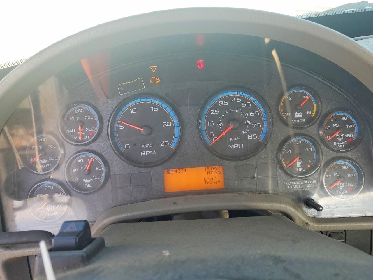 2013 International 8600 Semi Truck