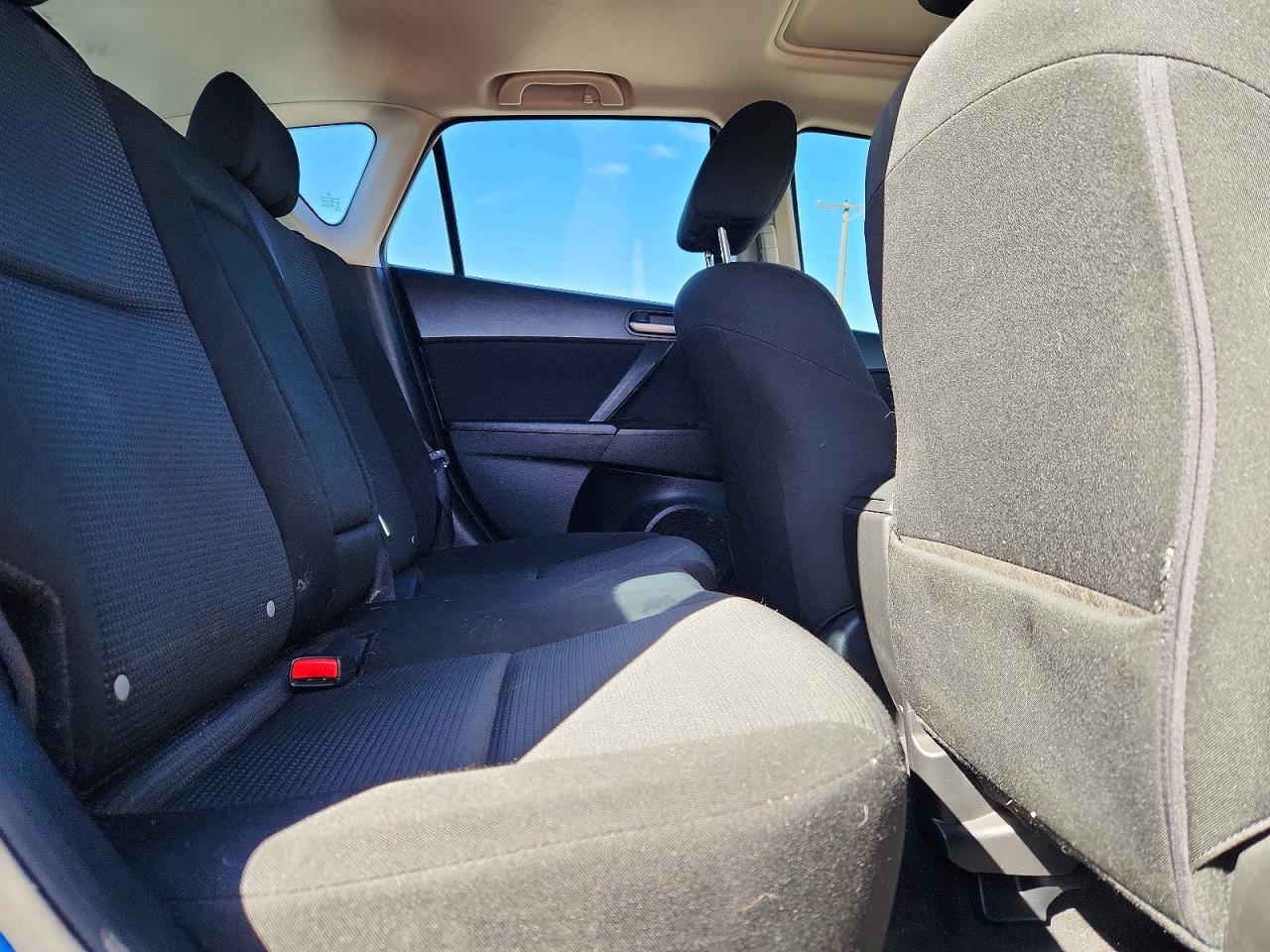 2012 Mazda 3 I