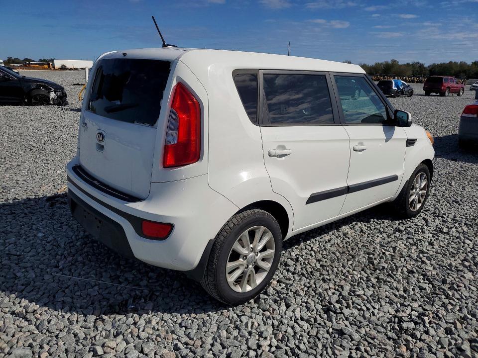 2013 KIA Soul +