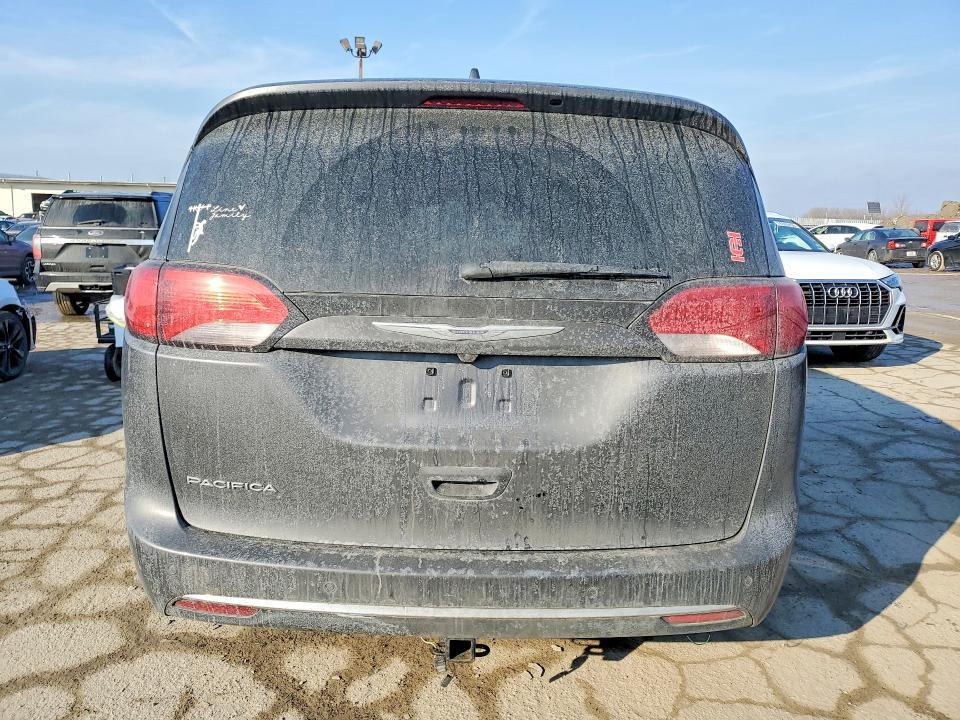 2019 Chrysler Pacifica Touring l
