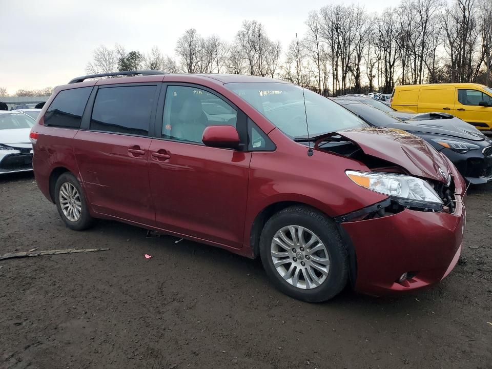 2012 Toyota Sienna xle