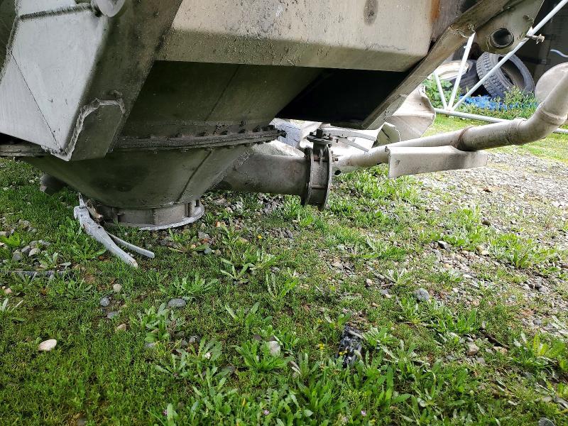 1986 J & L Pneumatic dry Bulk Trailer