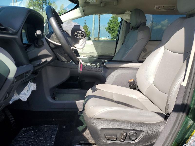 2022 Toyota Sienna xle 8-passenger